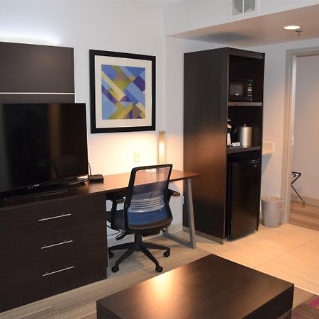 Holiday Inn Express Philadelphia Ne-Bensalem By Ihg Exterior foto