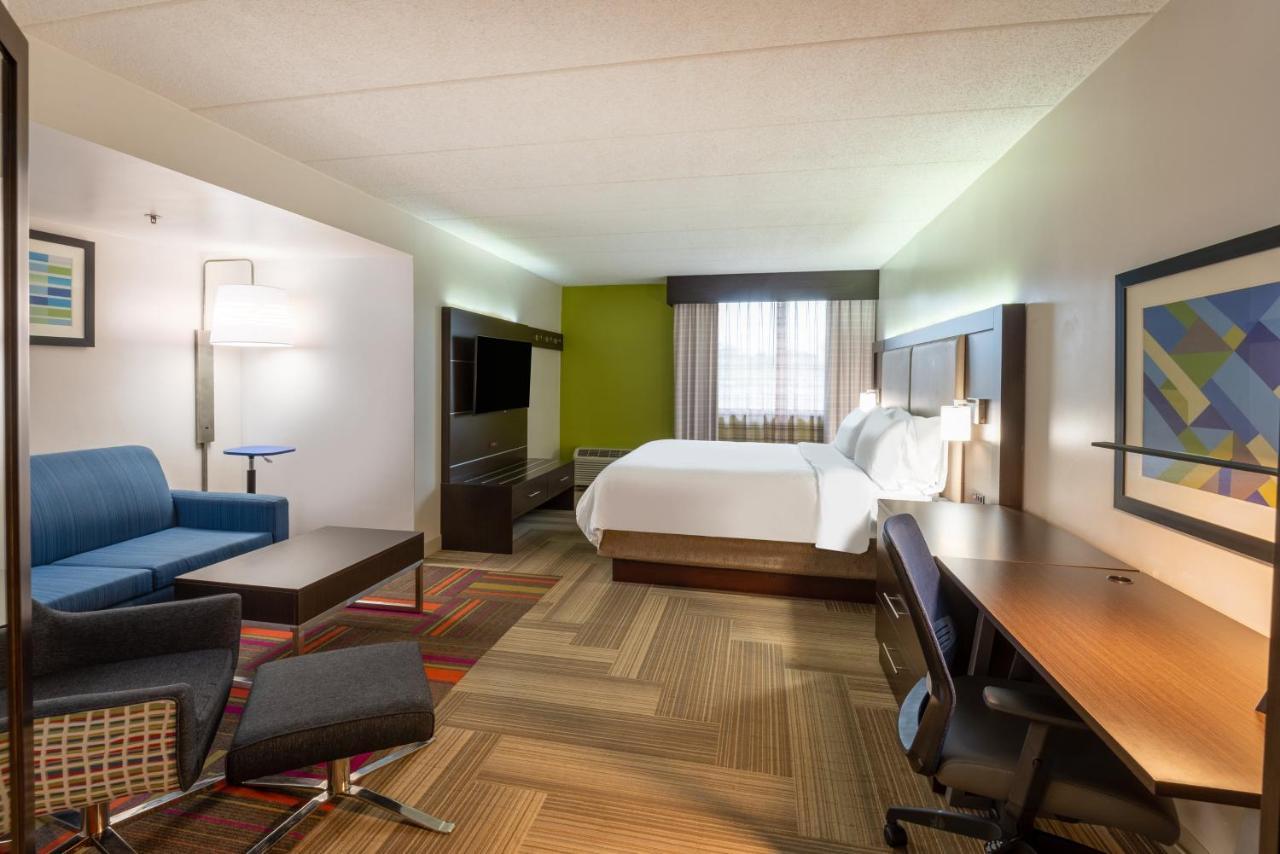 Holiday Inn Express Philadelphia Ne-Bensalem By Ihg Exterior foto
