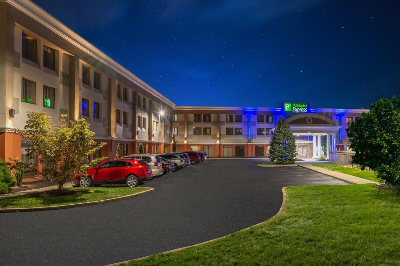 Holiday Inn Express Philadelphia Ne-Bensalem By Ihg Exterior foto