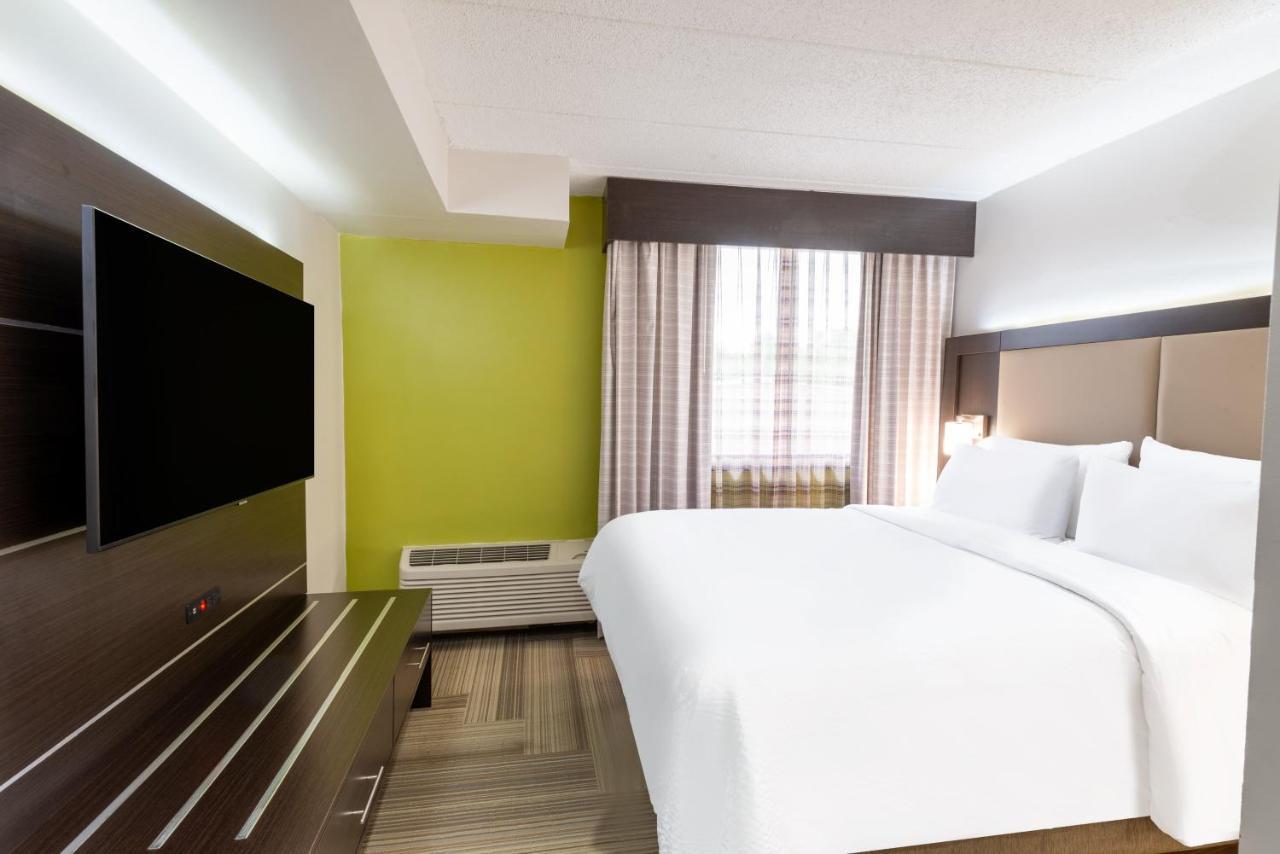 Holiday Inn Express Philadelphia Ne-Bensalem By Ihg Exterior foto