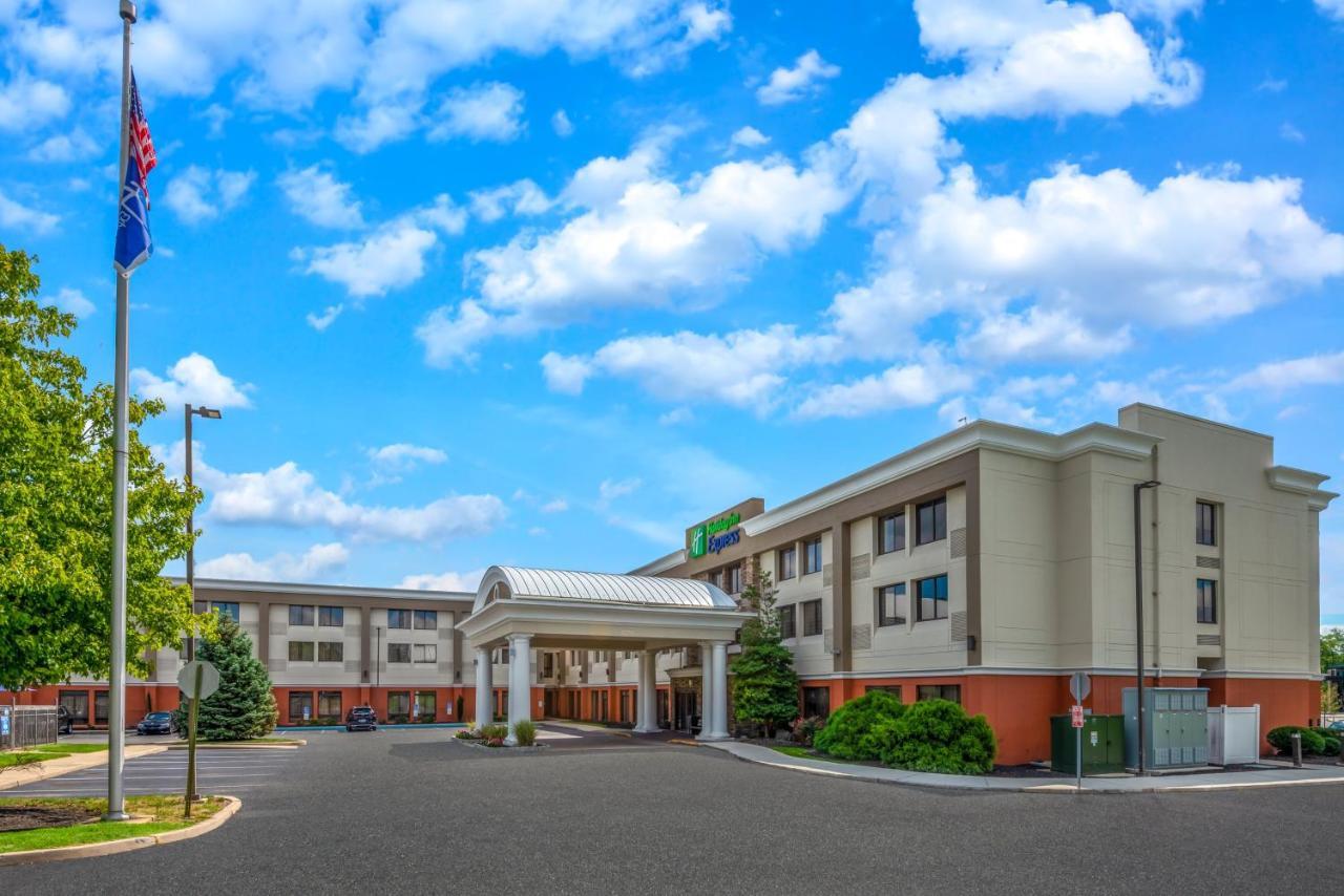 Holiday Inn Express Philadelphia Ne-Bensalem By Ihg Exterior foto