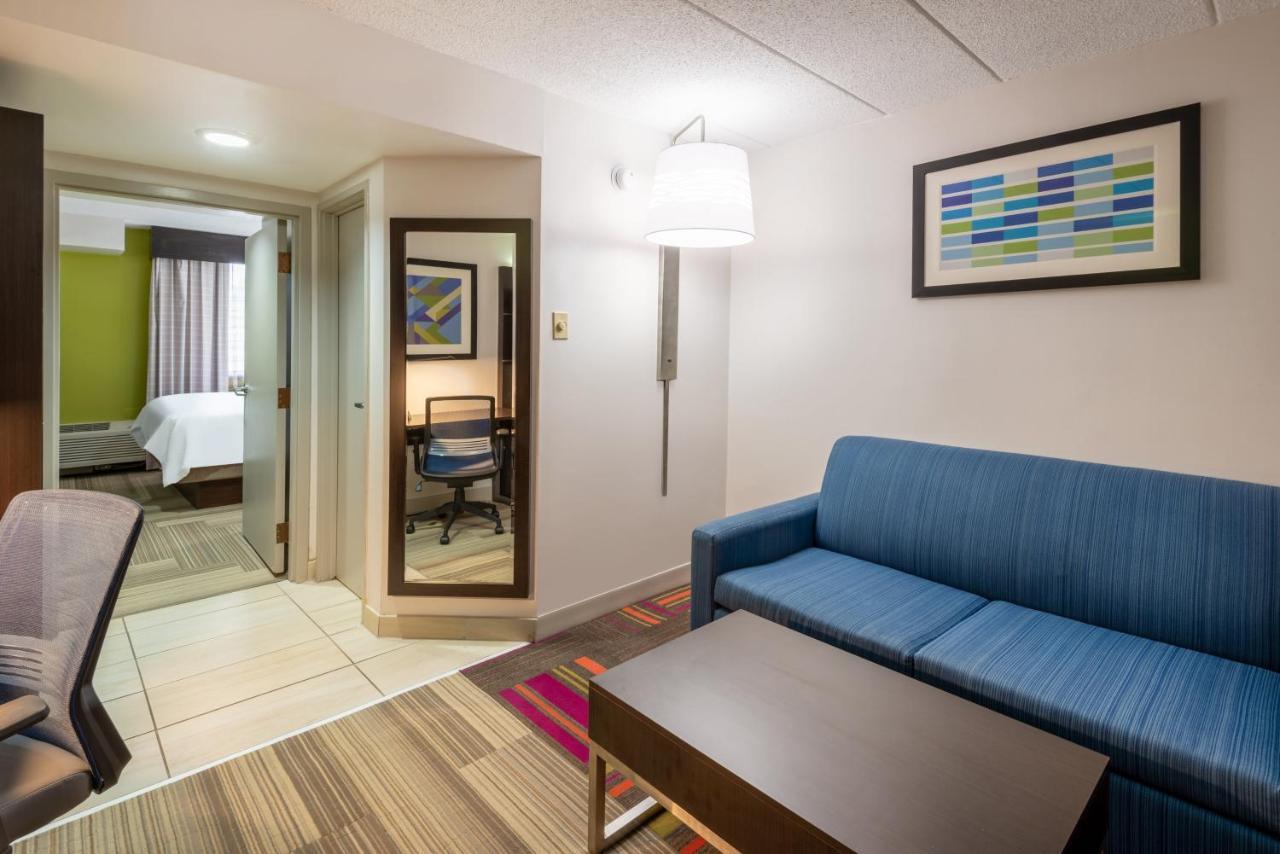 Holiday Inn Express Philadelphia Ne-Bensalem By Ihg Exterior foto